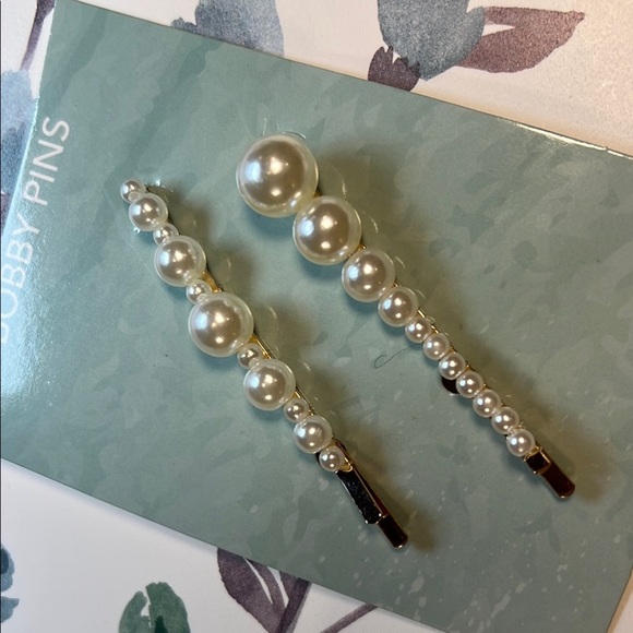 NWT Elegant Pearl Hair Pins Set of Two - Picture 16 of 16